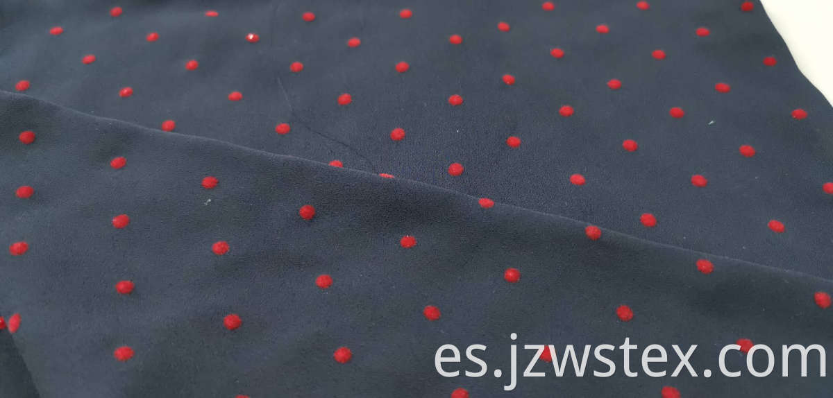 100% poliéster musgo crepe con puntos de flocado rojo Inelasticfabric